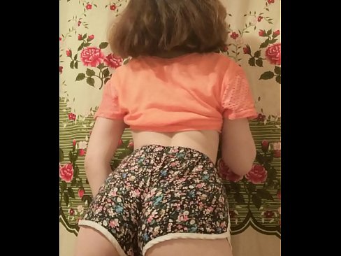❤️ Seksual gənc körpə kamera qarşısında şortunu soyundurur ❤ Rus pornosu bizdə ❤
